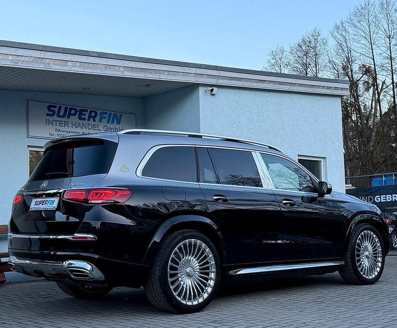 Gebraucht Mercedes GLS600 Maybach 557 PS (409 kW) 2023 Schwarz SUV