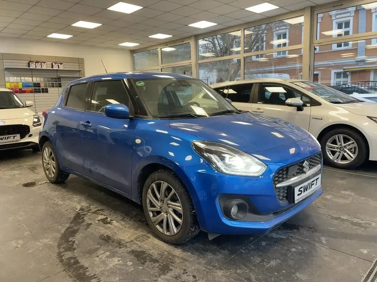 Second-hand Suzuki Swift 83 CP (61 kW) 2023 Albastru Hatchback
