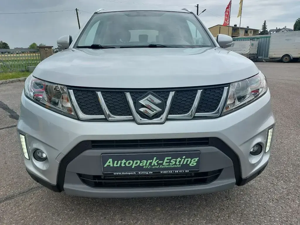 Gebraucht Suzuki Vitara 140 PS (102 kW) 2018 Silber SUV