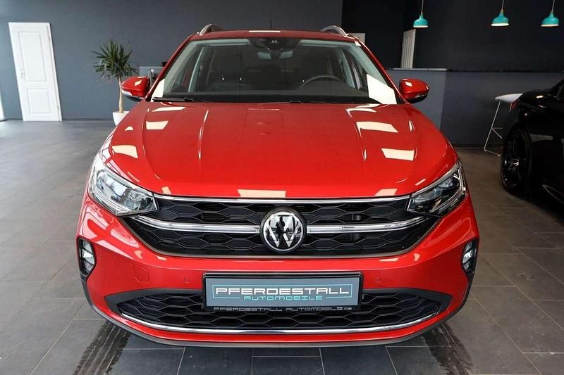 Gebraucht VW Taigo IQ Drive 150 PS (110 kW) 2023 Rot SUV