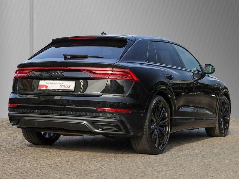 Gebraucht Audi Q8 Competition 286 PS (210 kW) 2023 Mythosschwarz metallic SUV