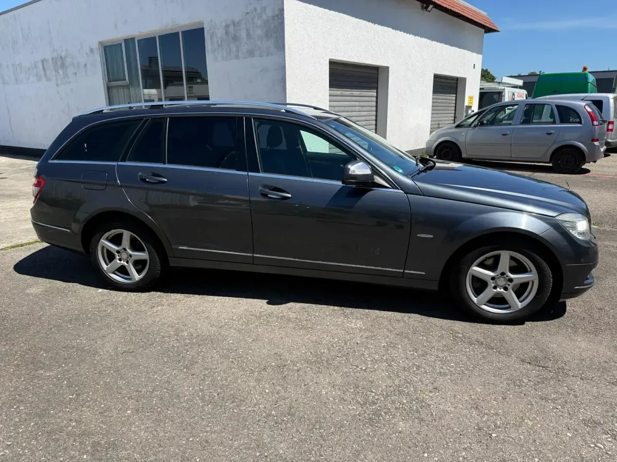 Second-hand Mercedes C220 Elegance 170 CP (125 kW) 2008 Gri Break