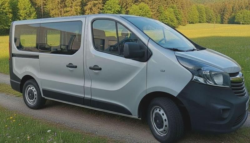 Gebraucht Opel Vivaro 120 PS (88 kW) 2019 Silber Van / Kleinbus