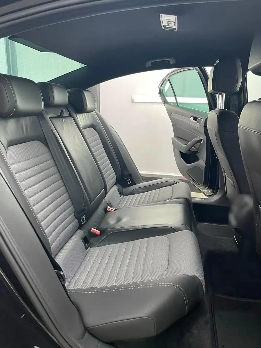 Usata VW Passat R-line 150 CV (110 kW) 2016 Nero Berlina