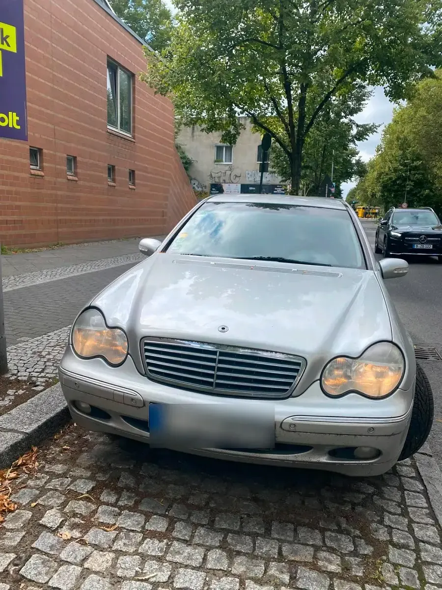 Gebraucht Mercedes C180 143 PS (105 kW) 2003 Silber Limousine