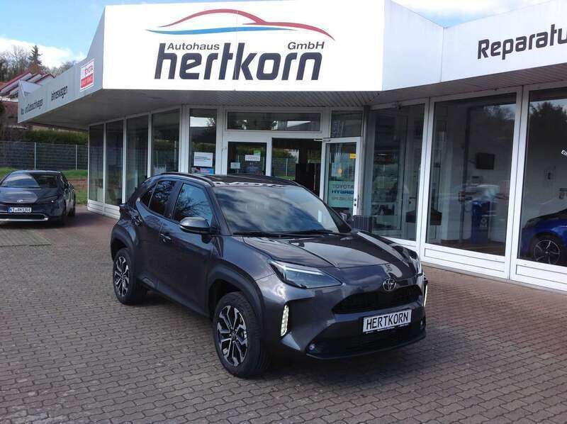 Marlingraumet.(1g3) Neu 2024 Toyota Yaris Cross Team SUV | 29.992 € - Bild 1/4
