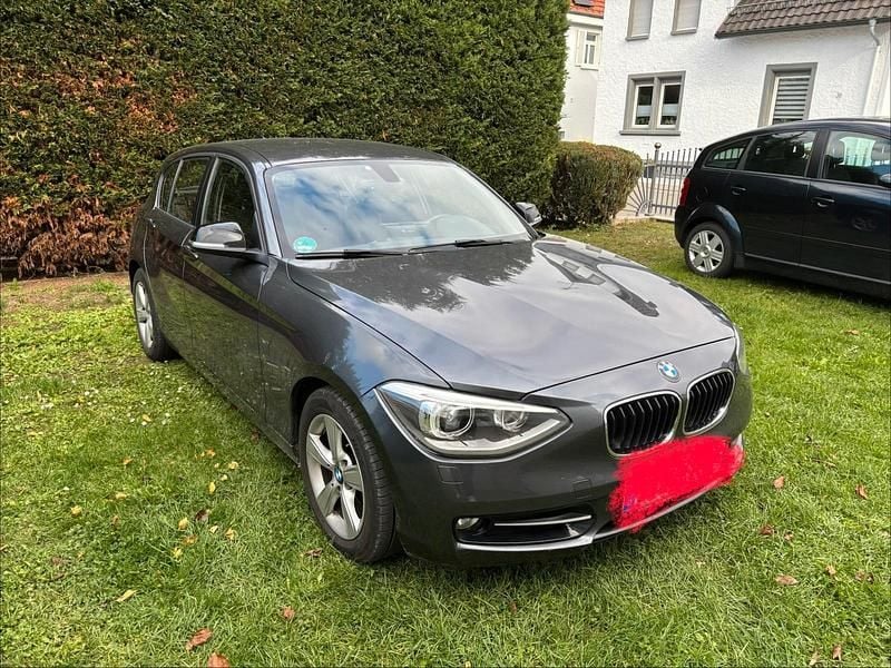 Grau Gebraucht 2012 BMW 118 Kleinwagen | 12.650 € (Teuer) - Bild 1/4
