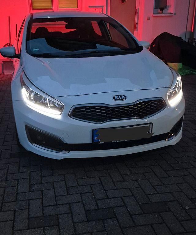 Gebraucht Kia Ceed Edition 7 101 PS (74 kW) 2018 Weiß Kleinwagen