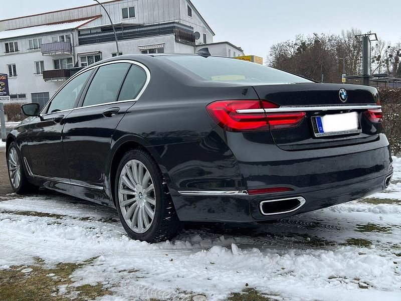 Gebraucht BMW 730 265 PS (194 kW) 2016 Grau Limousine
