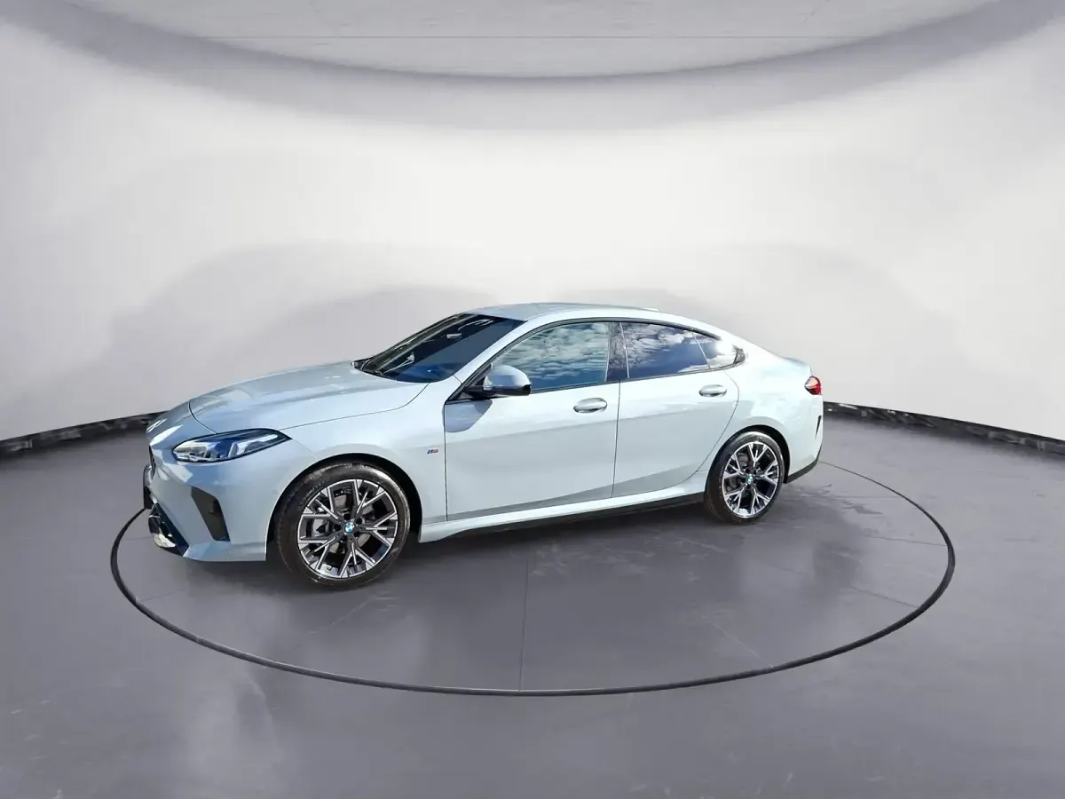 Gebraucht BMW 220 M Sport 170 PS (125 kW) 2025 Silber Coupé