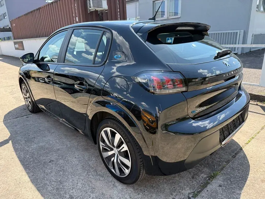Gebraucht Peugeot 208 Active 100 kW (136 PS) 2022 Schwarz Kleinwagen