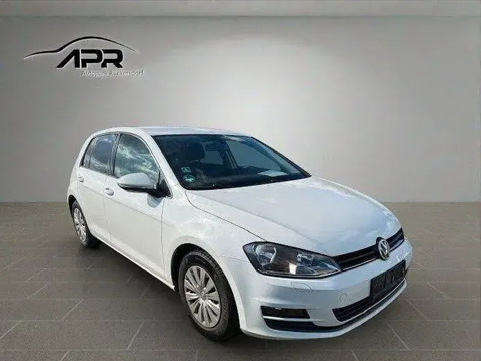 Gebraucht VW Golf VII Trendline 105 PS (77 kW) 2013 Weiß Limousine
