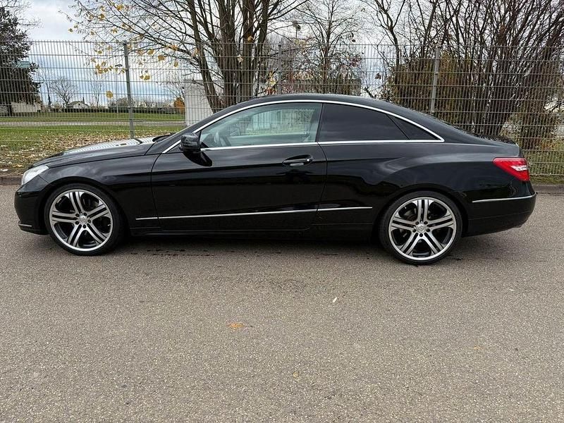 Gebraucht Mercedes E350 306 PS (225 kW) 2012 Schwarz Coupé