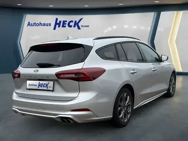 Gebraucht Ford Focus ST-Line 155 PS (114 kW) 2024 Silber Limousine