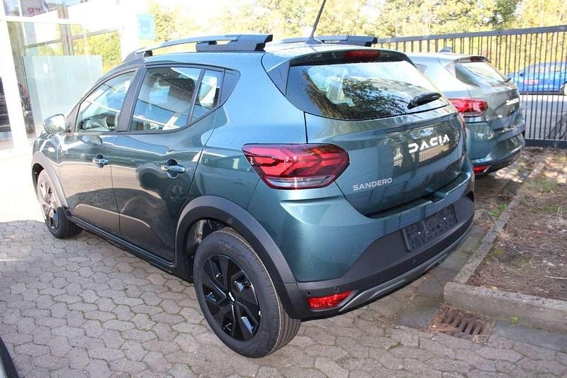 Gebraucht Dacia Sandero Expression 91 PS (66 kW) 2025 Grün Kleinwagen