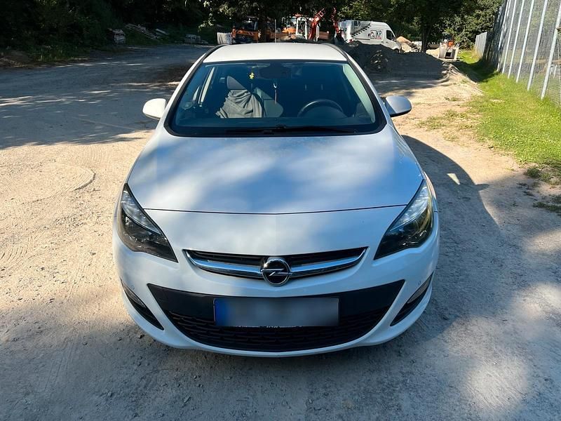 Gebraucht Opel Astra 110 PS (80 kW) 2015 Weiß Kombi