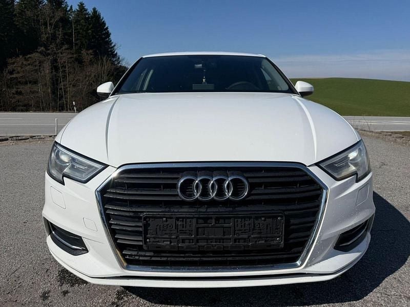 Usata Audi A3 Design 116 CV (85 kW) 2017 Bianco Berlina