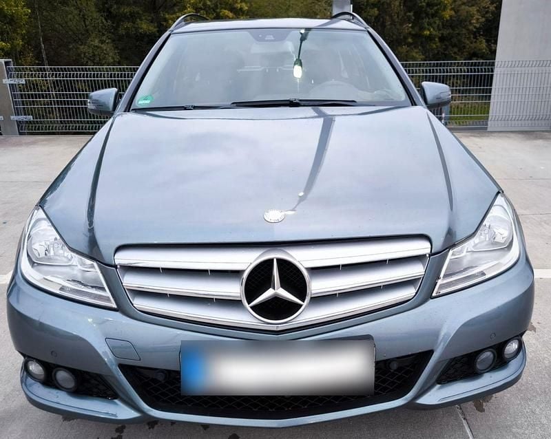 Gebraucht Mercedes C220 170 PS (125 kW) 2011 Grau Kombi