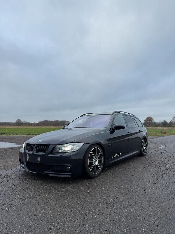 Schwarz Gebraucht 2007 BMW 335 Performance Kombi | 9.500 € (Etwas zu teuer) - Bild 1/4