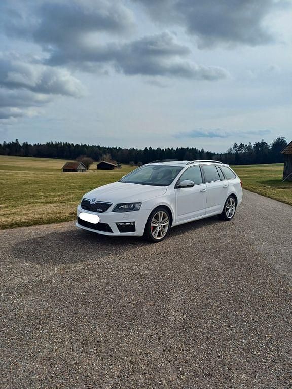 Gebraucht Skoda Octavia RS 184 PS (135 kW) 2015 Weiß Kleinwagen