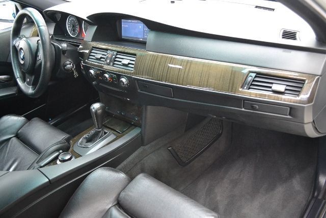Gebraucht BMW 530 M Sport 231 PS (169 kW) 2007 Silber metallic Limousine