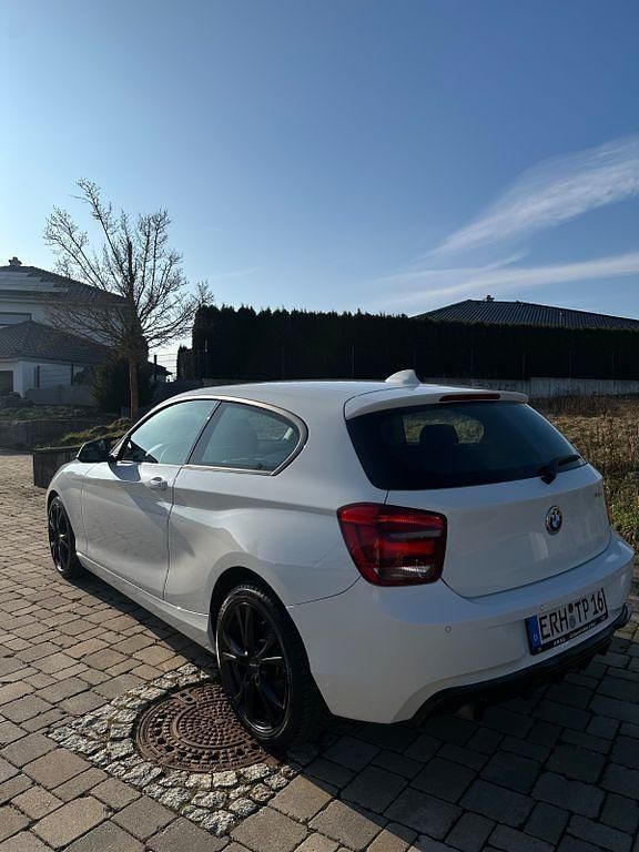 Gebraucht BMW 114 102 PS (75 kW) 2014 Weiß Kleinwagen