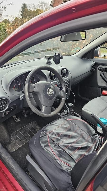 Gebraucht Seat Ibiza 64 PS (47 kW) 2004 Rot Kleinwagen