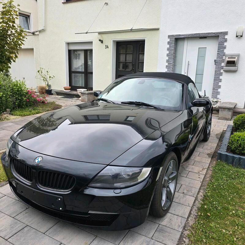 Schwarz Gebraucht 2006 BMW Z4 Cabrio | 9.500 € (Etwas zu teuer) - Bild 1/4
