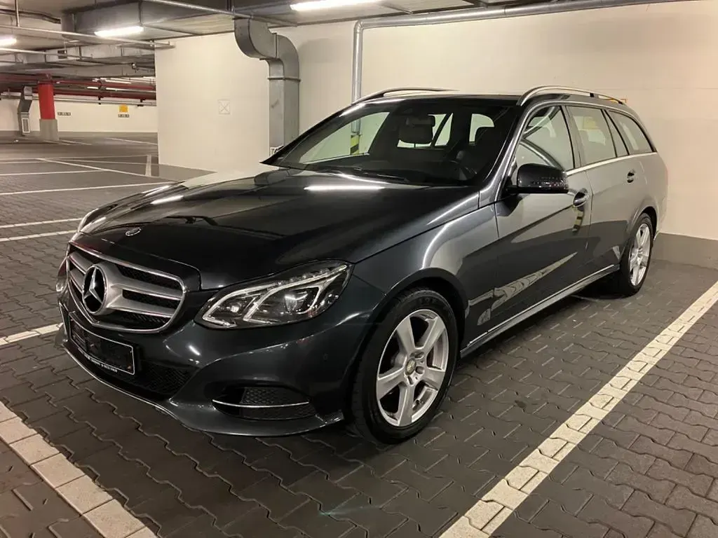 Gebraucht Mercedes E200 Avantgarde 136 PS (100 kW) 2015 Grau Limousine
