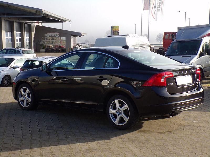 Gebraucht Volvo S60 Momentum 114 PS (83 kW) 2015 Schwarz Limousine