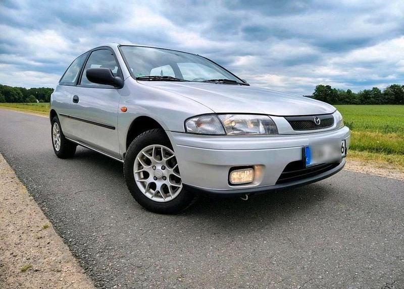 Gebraucht Mazda 323 73 PS (53 kW) 1998 Grau Kleinwagen