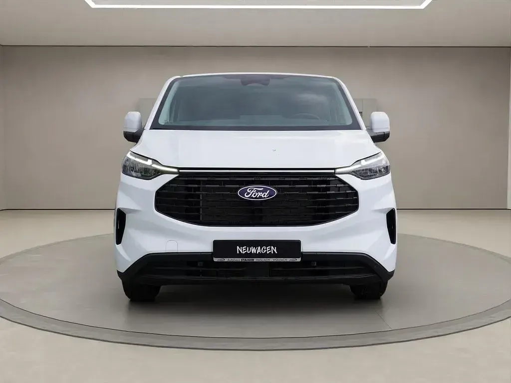 Neu Ford Tourneo 136 PS (100 kW) 2026 Frozen white Van / Kleinbus