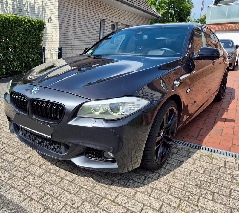 Grau Gebraucht 2012 BMW 530 M Sport Limousine | 10.500 € (Superpreis) - Bild 1/4