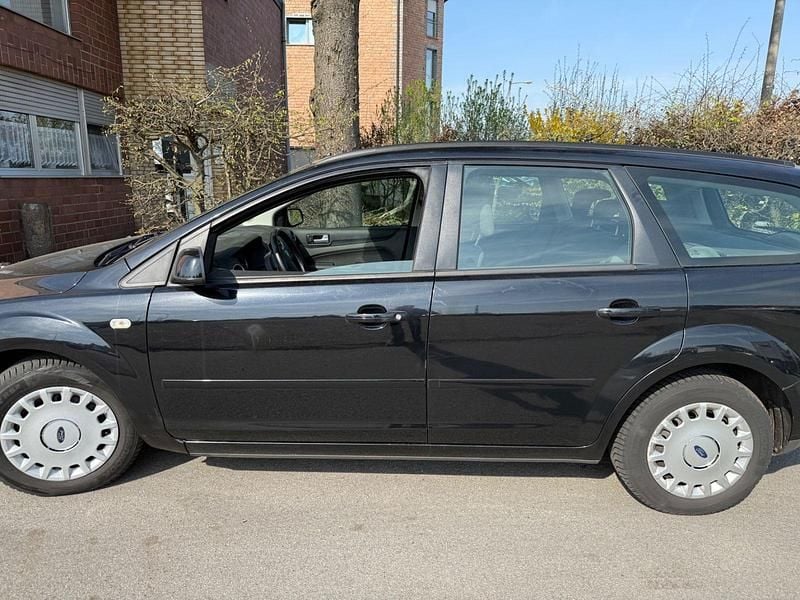 Gebraucht Ford Focus Titanium 109 PS (80 kW) 2007 Schwarz Kombi