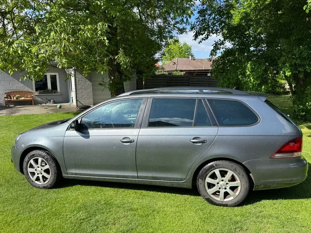 Używany VW Golf VII Match 105 KM (77 kW) 2013 Szary Kombi