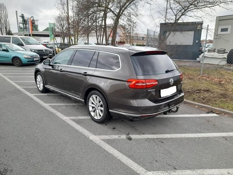 Gebraucht VW Passat Comfortline 120 PS (88 kW) 2016 Braun Limousine