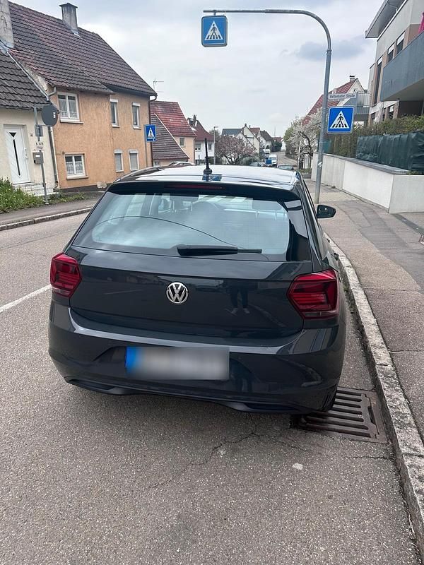 Gebraucht VW Polo 98 PS (72 kW) 2018 Grau Kleinwagen