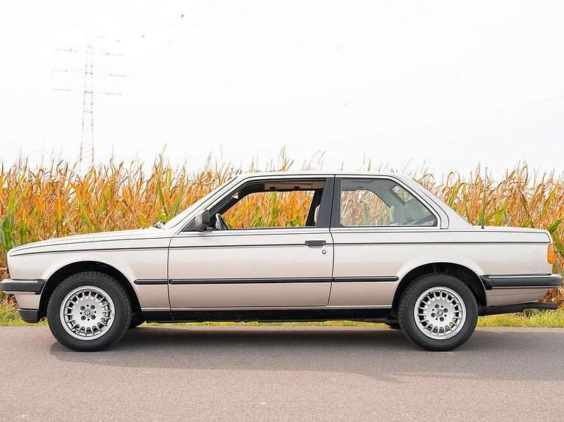 Gebraucht BMW 320 125 PS (91 kW) 1983 Bronzitbeige metallic Coupé