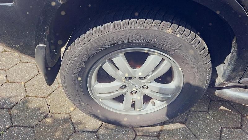 Second-hand Hyundai Tucson Style 140 CP (102 kW) 2008 Negru SUV