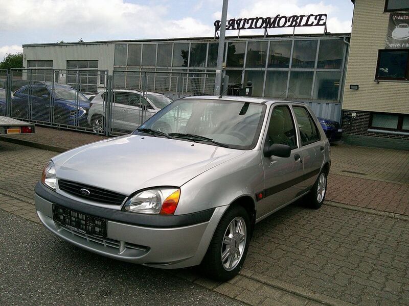 Silber Gebraucht 2000 Ford Fiesta Kleinwagen | 2.250 € - Bild 1/4