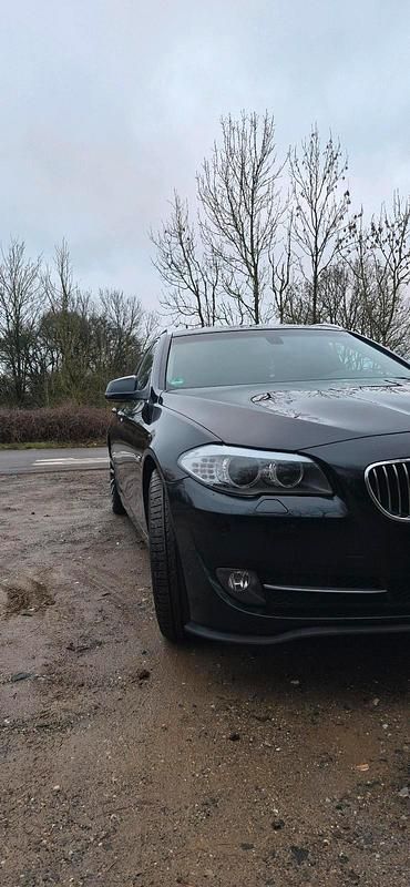 Gebraucht BMW 520 184 PS (135 kW) 2011 Schwarz Kombi