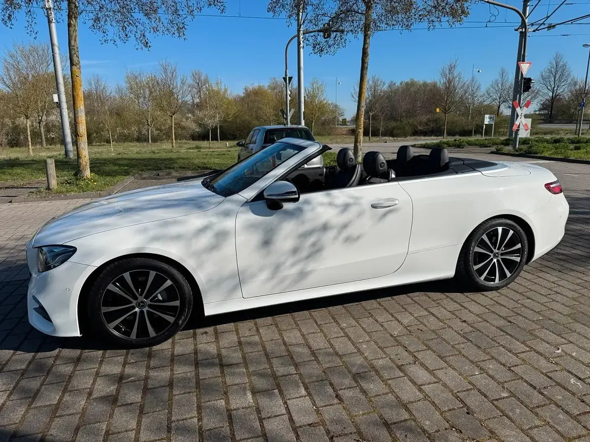 Gebraucht Mercedes E200 AMG line 184 PS (135 kW) 2018 Weiß Cabrio