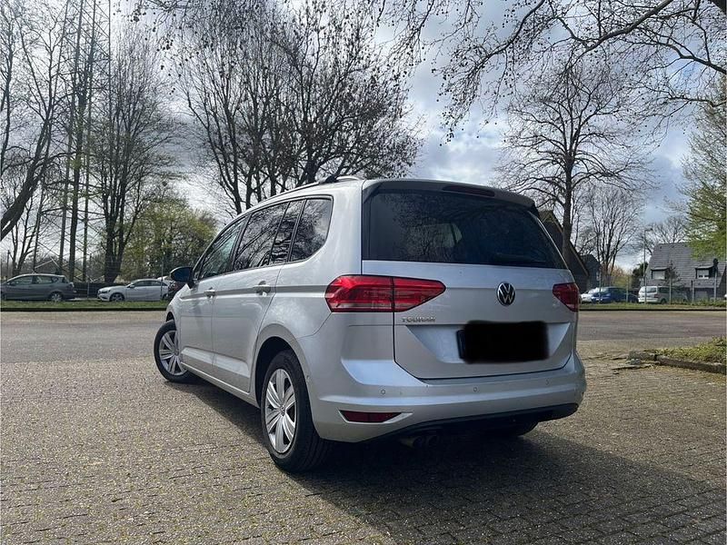 Gebraucht VW Touran 150 PS (110 kW) 2021 Grau Van / Kleinbus