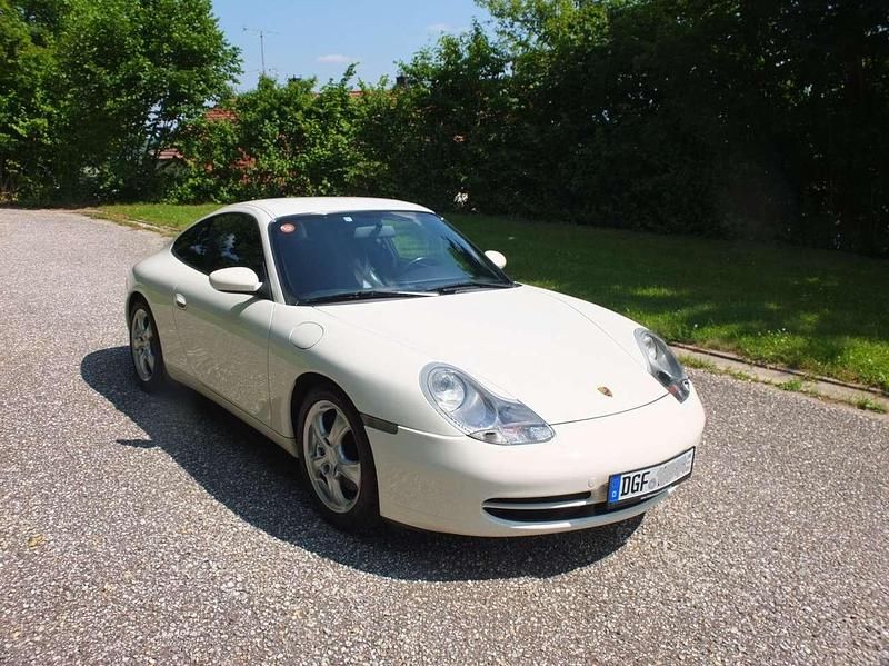 Weiß Gebraucht 2000 Porsche 911 Carrera 4 Coupé | 27.500 € - Bild 1/4