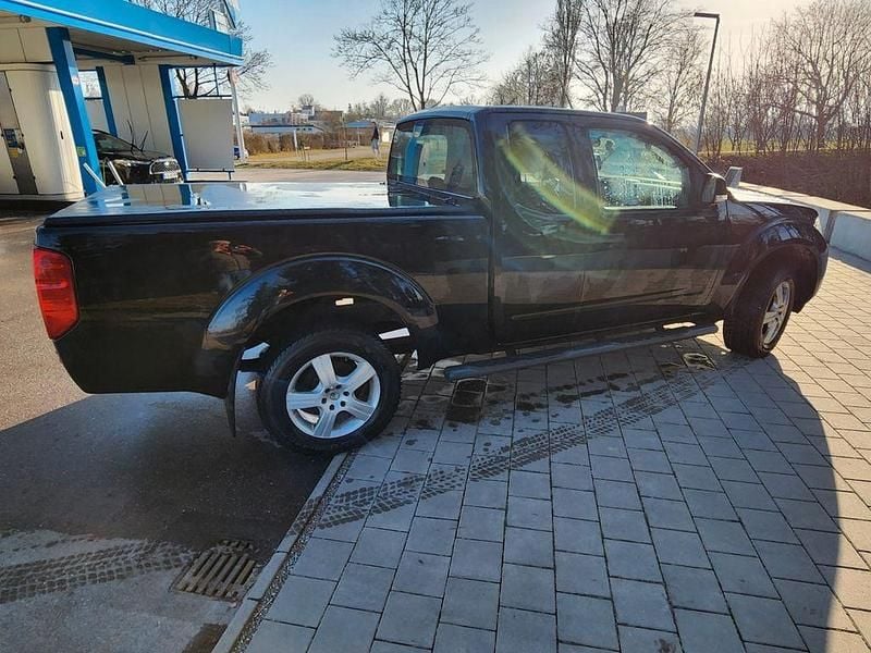 Gebraucht Nissan Navara 144 PS (105 kW) 2014 Schwarz Pickup