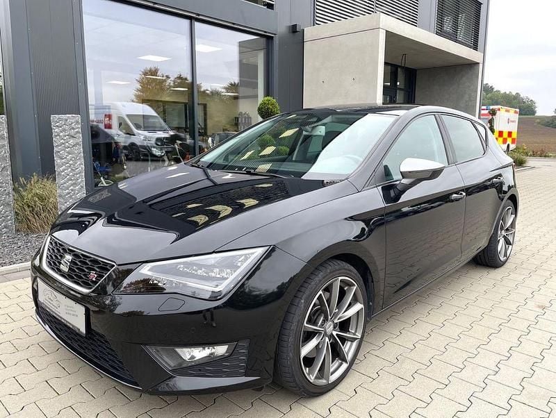 Universo schwarz metallic Gebraucht 2014 Seat Leon FR Limousine | 7.890 € (Guter Preis) - Bild 1/4