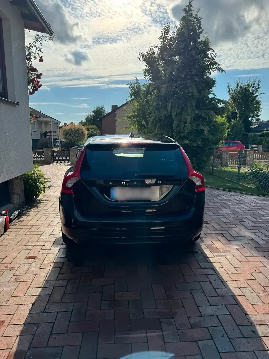Gebraucht Volvo V60 114 PS (83 kW) 2013 Schwarz Kombi