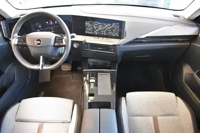 Gebraucht Opel Astra Elegance 131 PS (96 kW) 2024 Blau Limousine