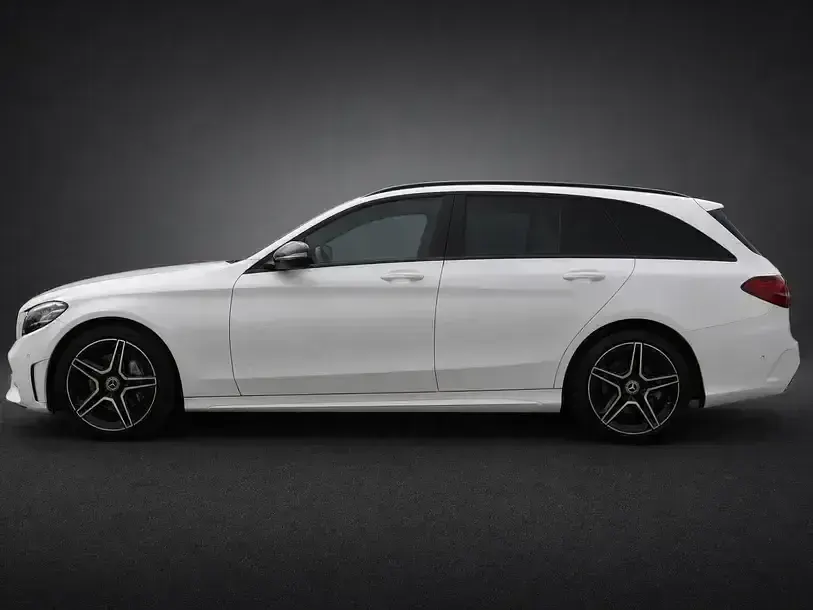 Gebraucht Mercedes C180 AMG 156 PS (114 kW) 2021 Polarweiß Kombi