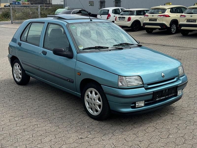 Gebraucht Renault Clio 75 PS (55 kW) 1995 Grün Kleinwagen
